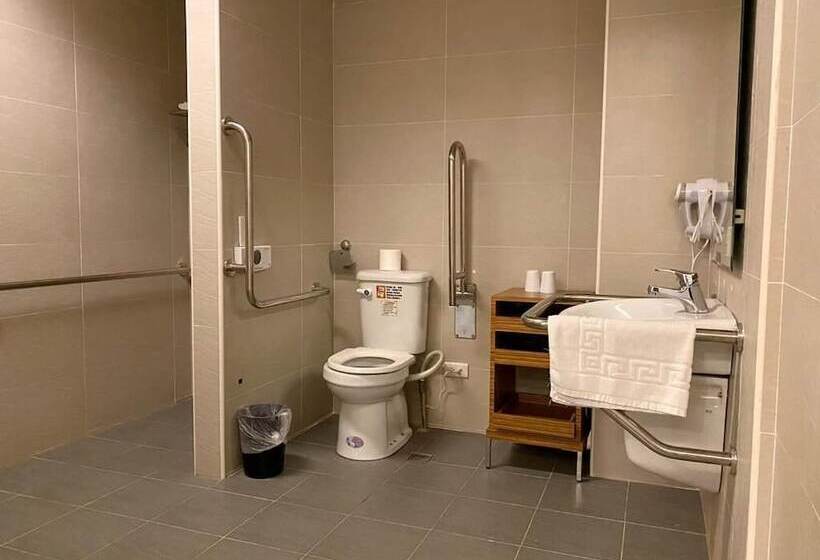 هاستل Crystal City