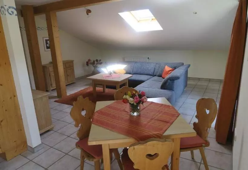 Retkeilymaja Gasthof Tiroler Hof