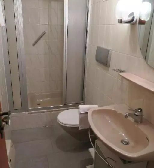 Retkeilymaja Gasthof Tiroler Hof