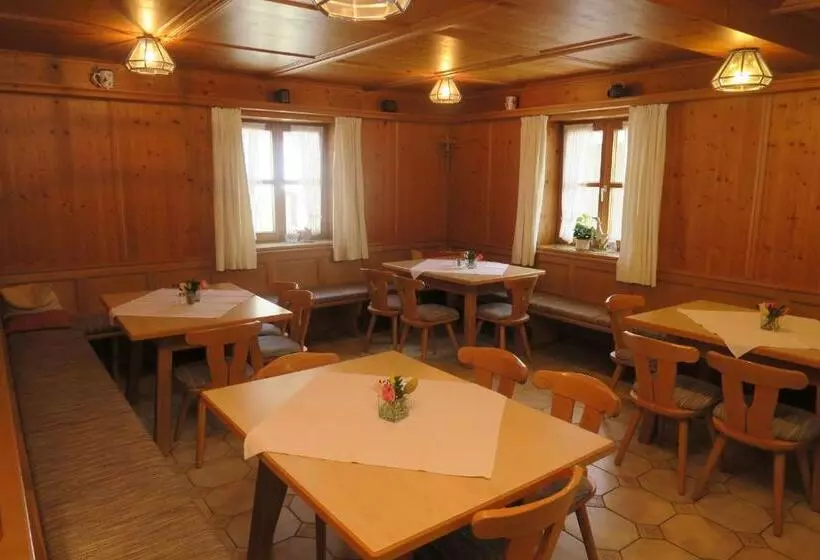 Retkeilymaja Gasthof Tiroler Hof