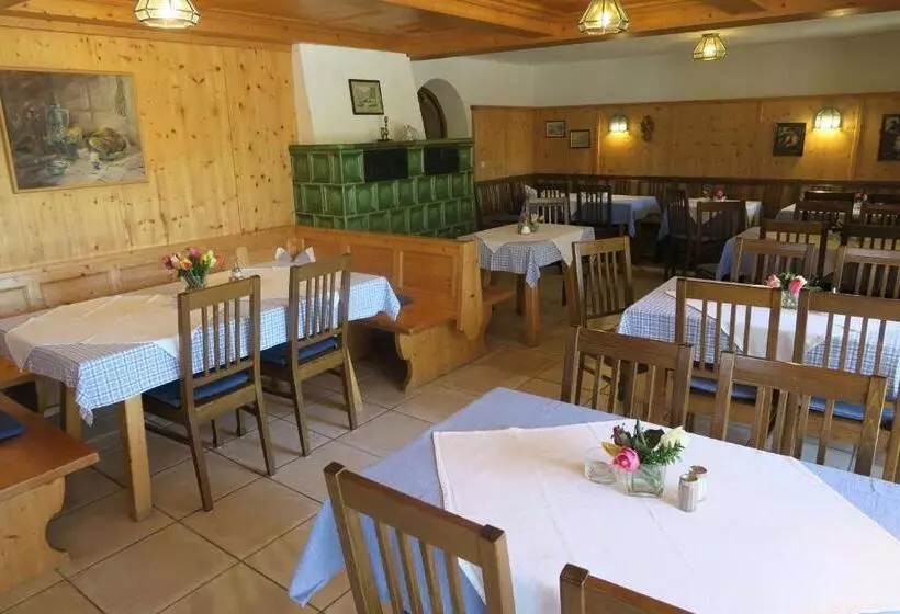 Retkeilymaja Gasthof Tiroler Hof