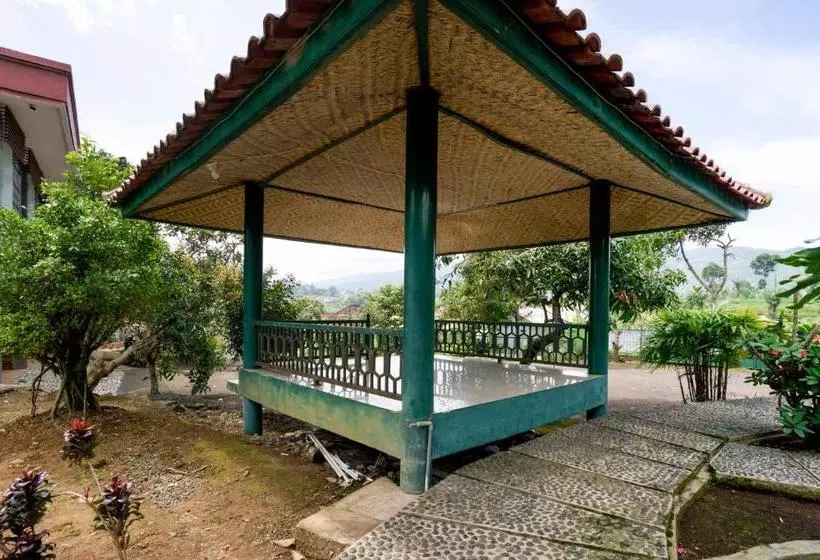 Hotelli Oyo 3030 Sindangsari Guest House