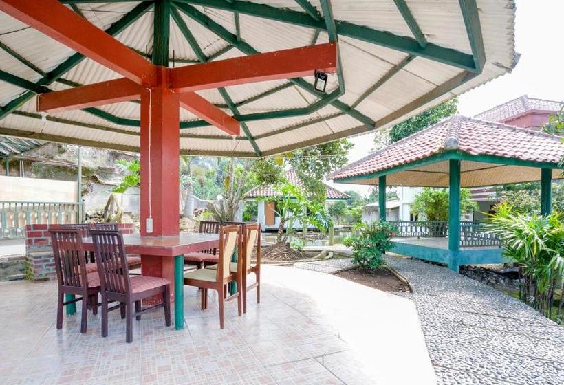 בית מלון כפרי Oyo 3030 Sindangsari Guest House