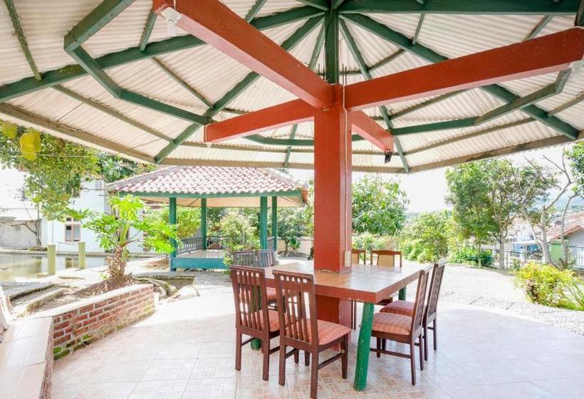 בית מלון כפרי Oyo 3030 Sindangsari Guest House