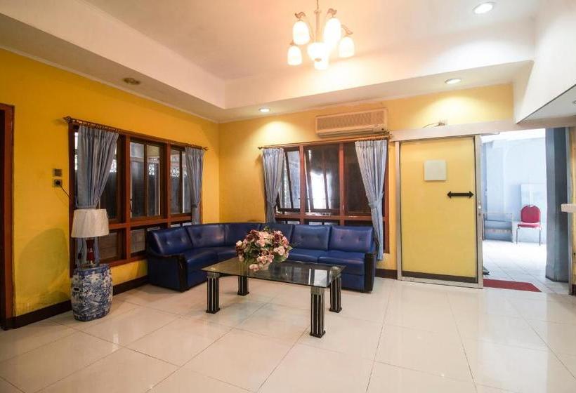 בית מלון כפרי Oyo 3104 Wisata