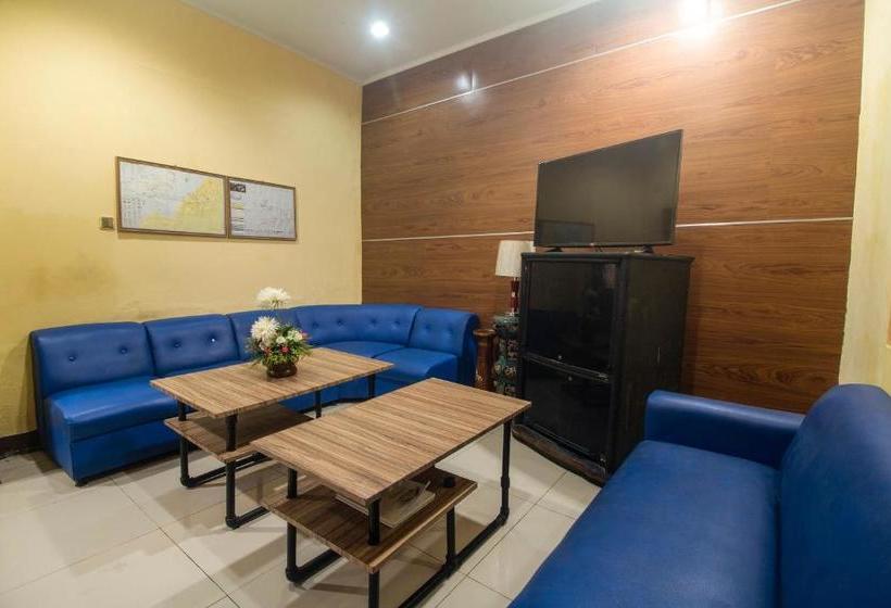 בית מלון כפרי Oyo 3104 Wisata