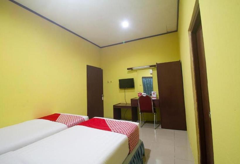 בית מלון כפרי Oyo 3104 Wisata