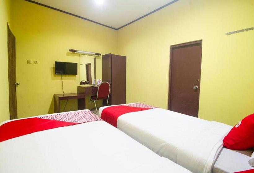 בית מלון כפרי Oyo 3104 Wisata