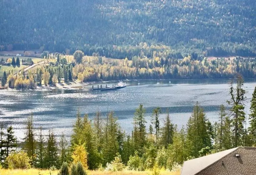 Majatalo Kootenay Wild Guest Suites