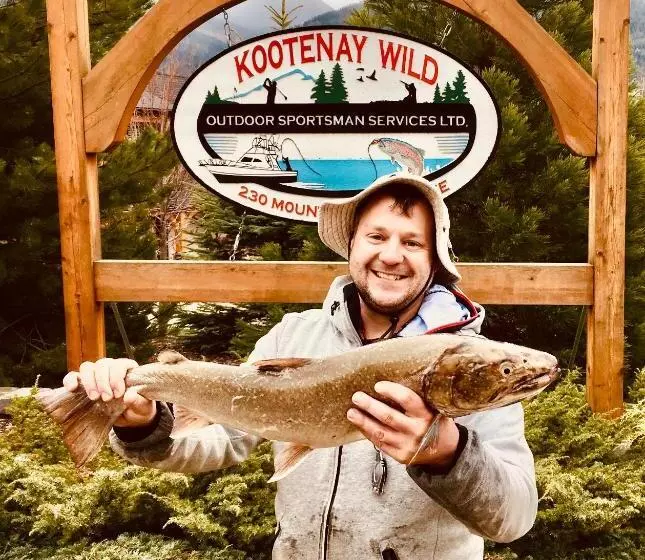 Majatalo Kootenay Wild Guest Suites