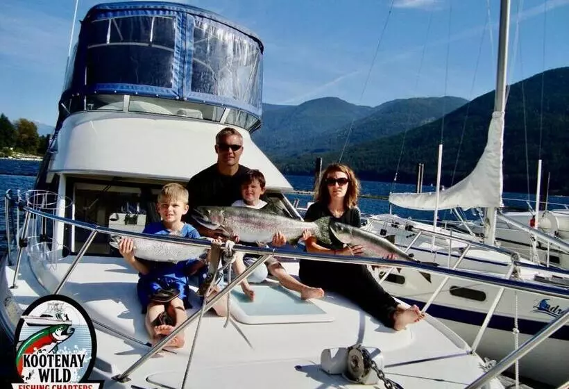 Majatalo Kootenay Wild Guest Suites