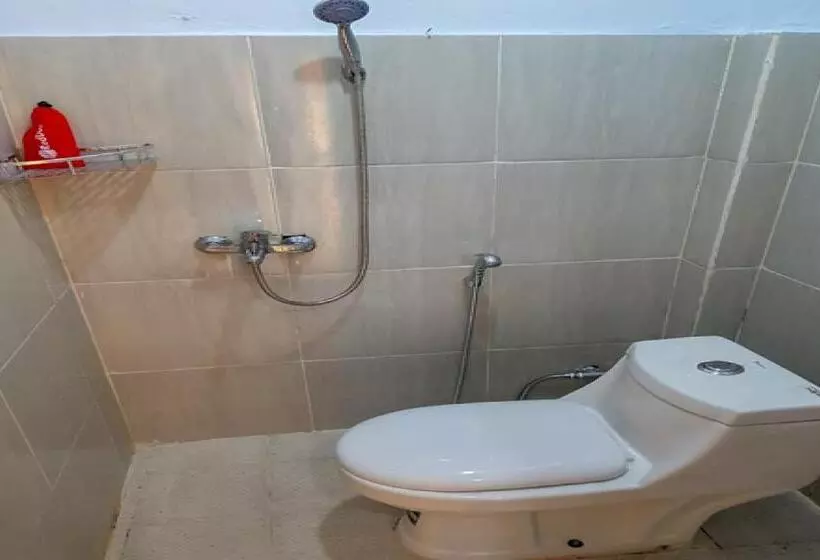 Majatalo Reddoorz Near Rsud Kota Luwuk