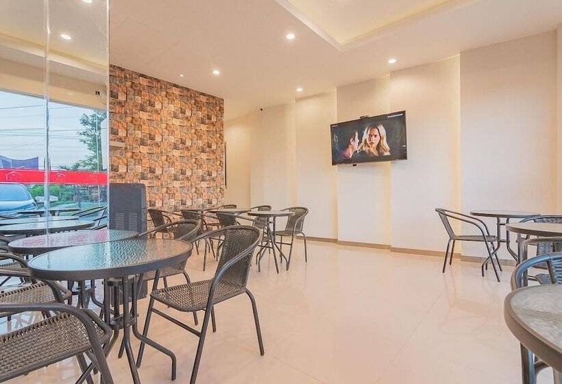 بنسيون Reddoorz Plus @ Siradj Salman Samarinda