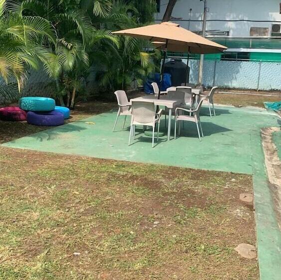 호스텔 Hostal Familiar Carmencita