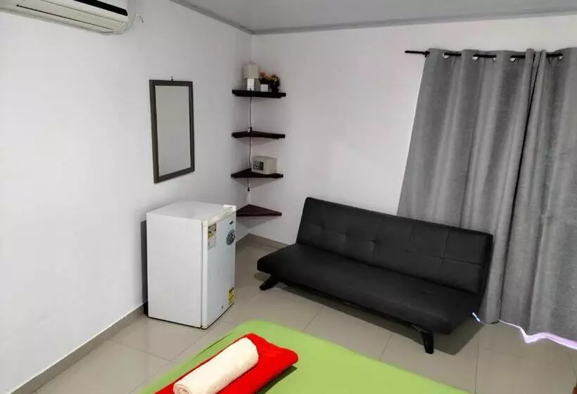 پانسیون Posada Miss Joyce House