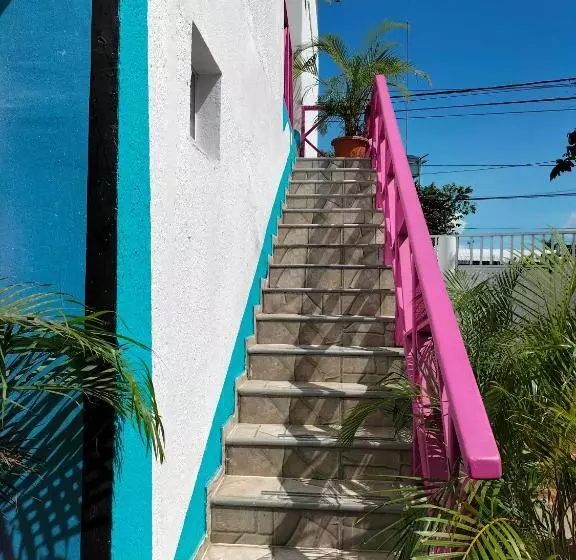 پانسیون Posada Miss Joyce House