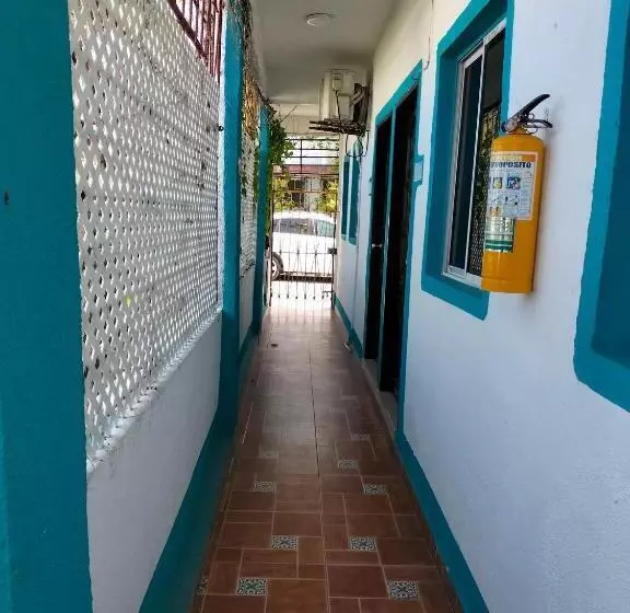 پانسیون Posada Miss Joyce House