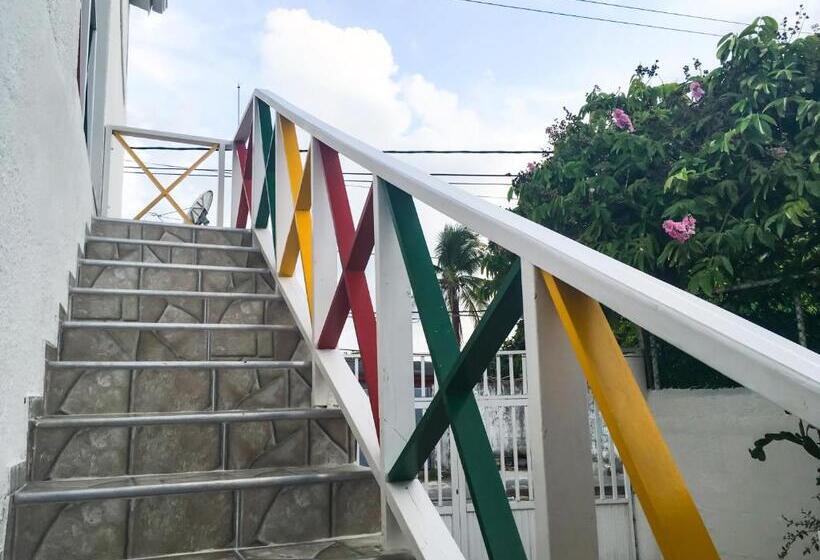 پانسیون Posada Miss Joyce House