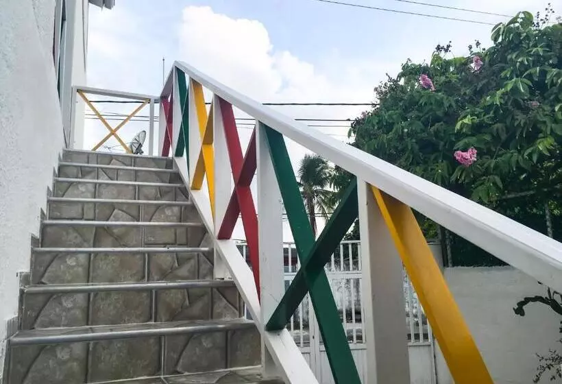 پانسیون Posada Miss Joyce House