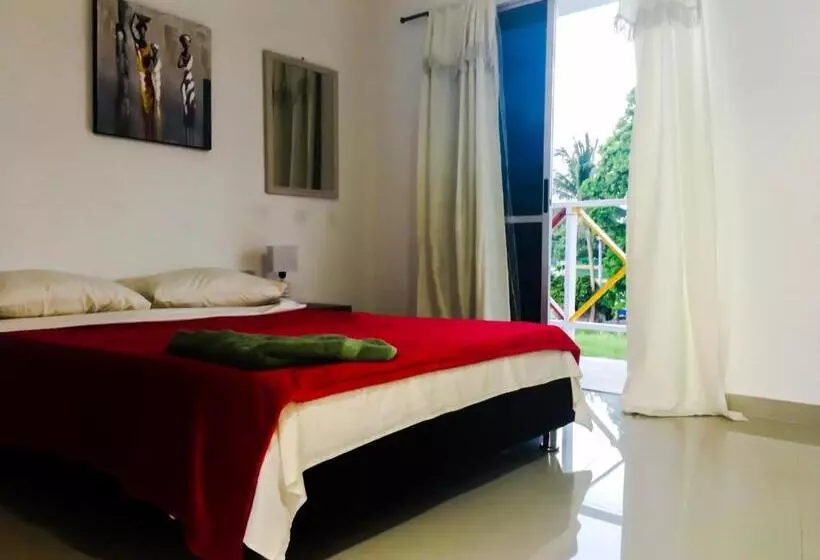 پانسیون Posada Miss Joyce House