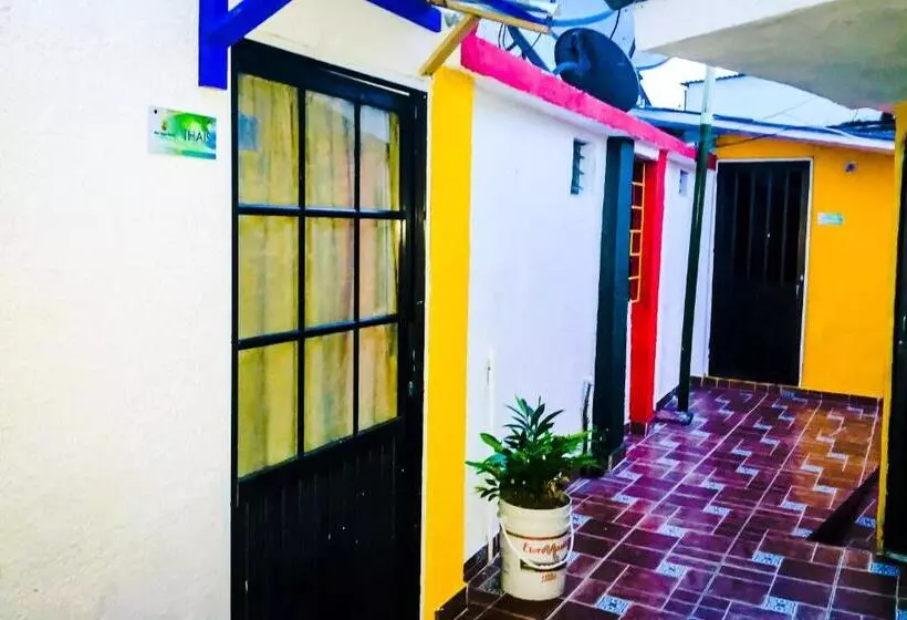 پانسیون Posada Miss Joyce House