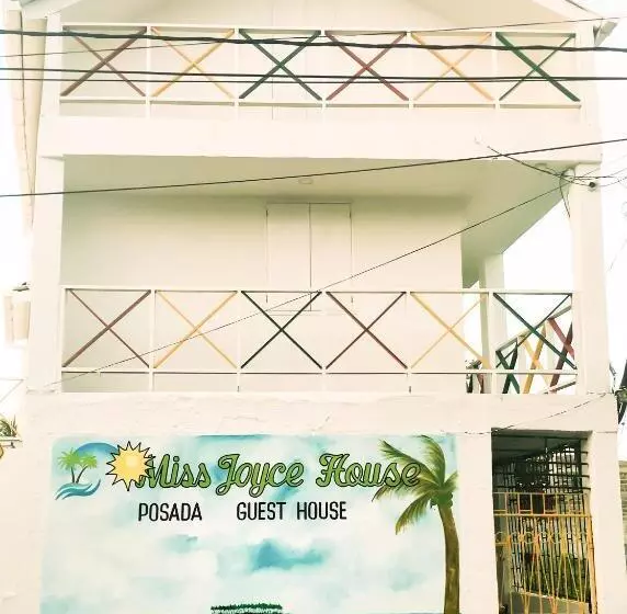 پانسیون Posada Miss Joyce House
