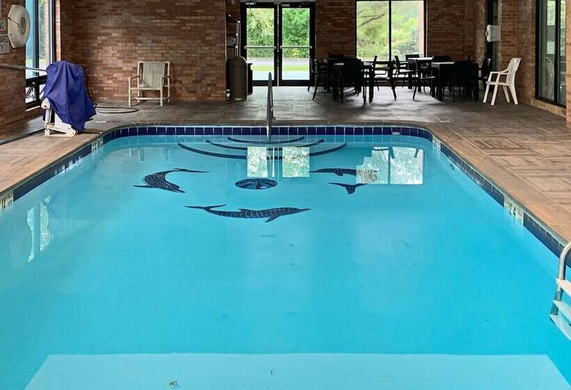 Отель Comfort Inn & Suites Columbus North