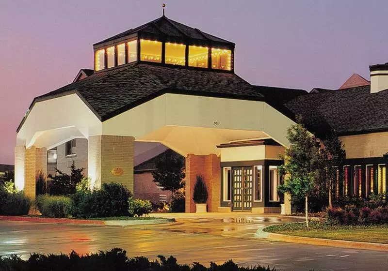 هتل Days Inn By Wyndham St. Louis/westport Mo