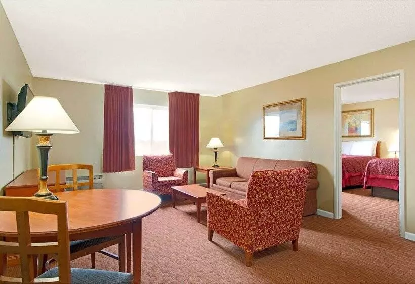 هتل Days Inn By Wyndham St. Louis/westport Mo