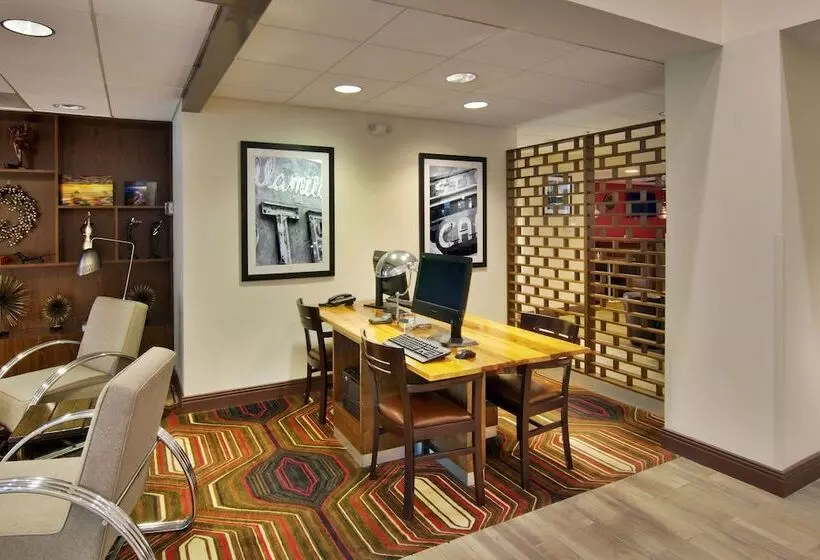 בית מלון כפרי Four Points By Sheraton Nashville Airport