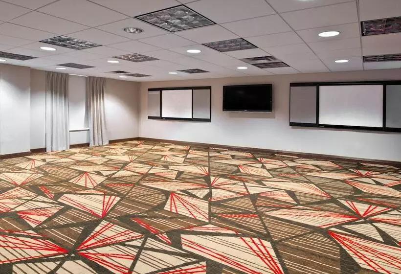 בית מלון כפרי Four Points By Sheraton Nashville Airport