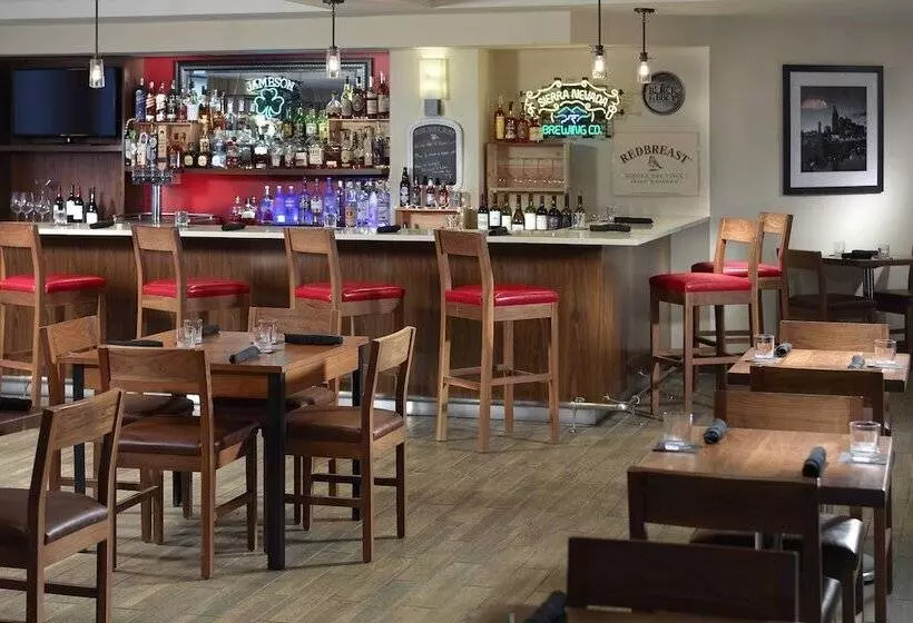 בית מלון כפרי Four Points By Sheraton Nashville Airport