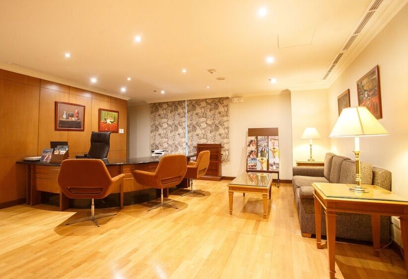 فندق The Linden Suites