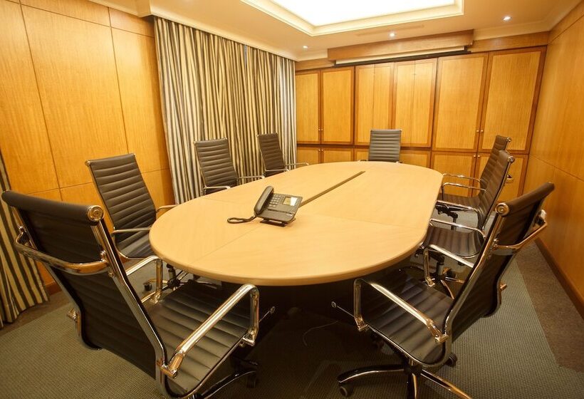 فندق The Linden Suites