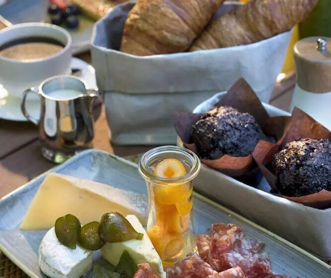 هتل Anantara Stanley & Livingstone Victoria Falls