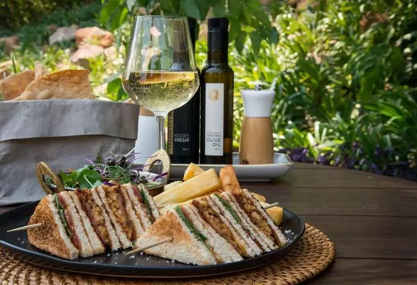 هتل Anantara Stanley & Livingstone Victoria Falls