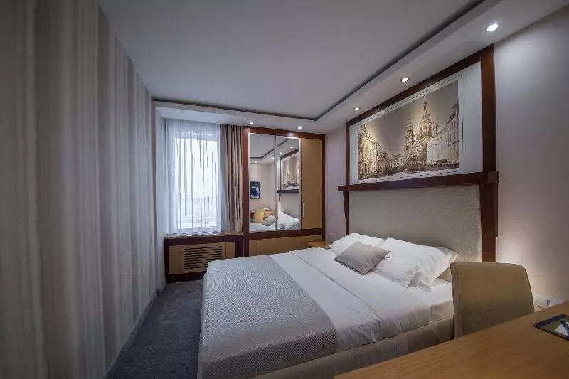 هتل Putnik Inn Belgrade