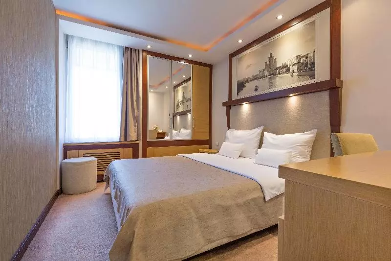 هتل Putnik Inn Belgrade