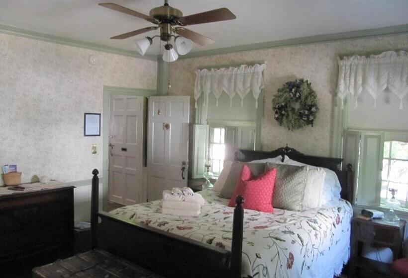 בית מלון כפרי William's Grant Inn Bed And Breakfast