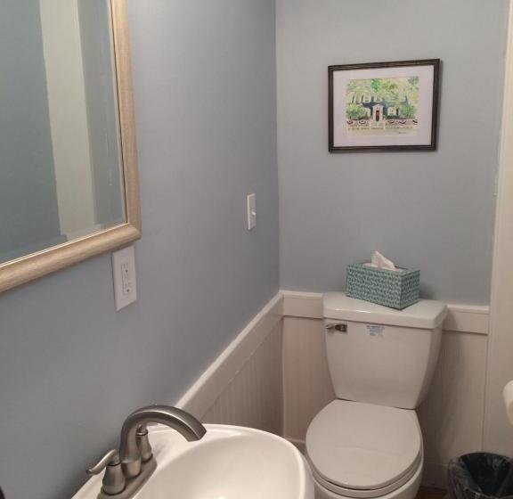 בית מלון כפרי William's Grant Inn Bed And Breakfast