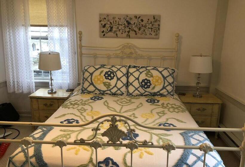 בית מלון כפרי William's Grant Inn Bed And Breakfast