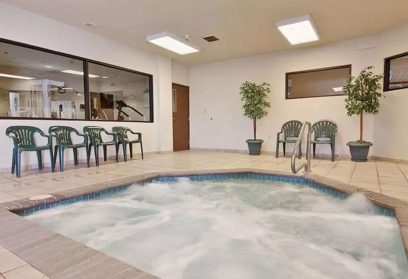 Отель Wingate By Wyndham Pueblo