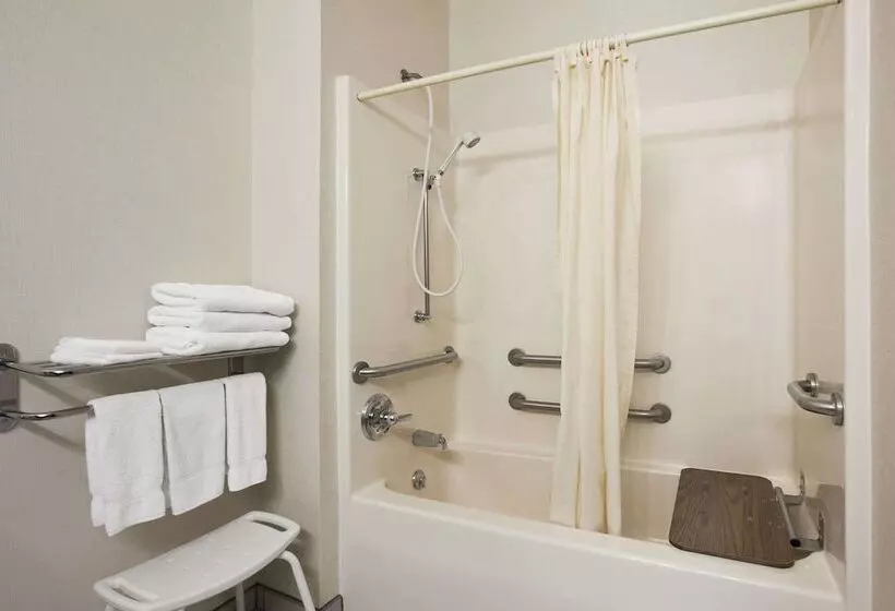 Отель Wingate By Wyndham Pueblo