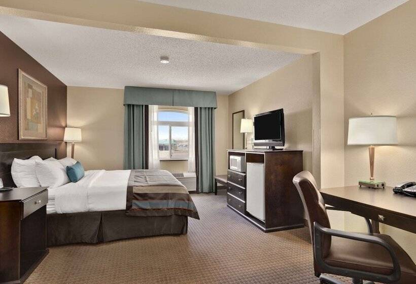 هتل Wingate By Wyndham Pueblo