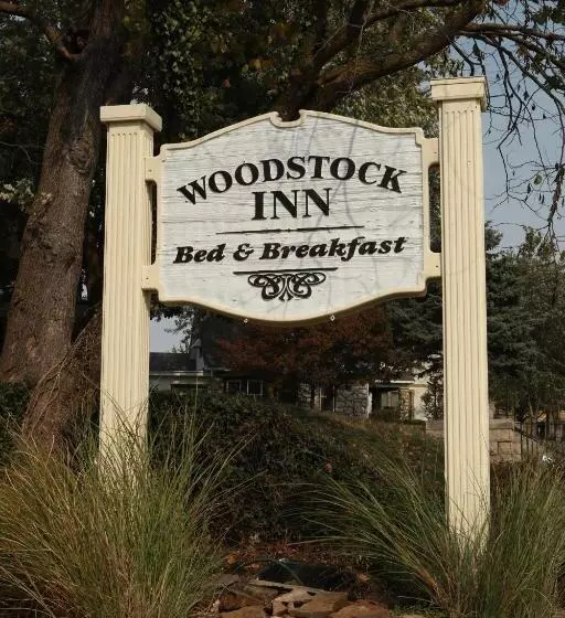 호텔 Woodstock Inn Bed & Breakfast
