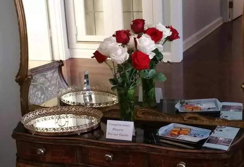 호텔 Woodstock Inn Bed & Breakfast