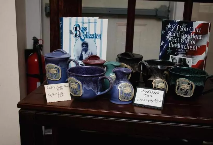 호텔 Woodstock Inn Bed & Breakfast