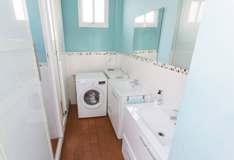 مسافرخانه Arc House Cordoba