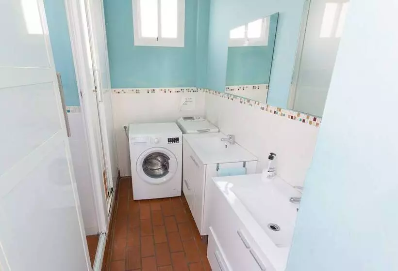 مسافرخانه Arc House Cordoba