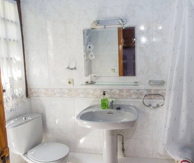 مسافرخانه Arc House Cordoba